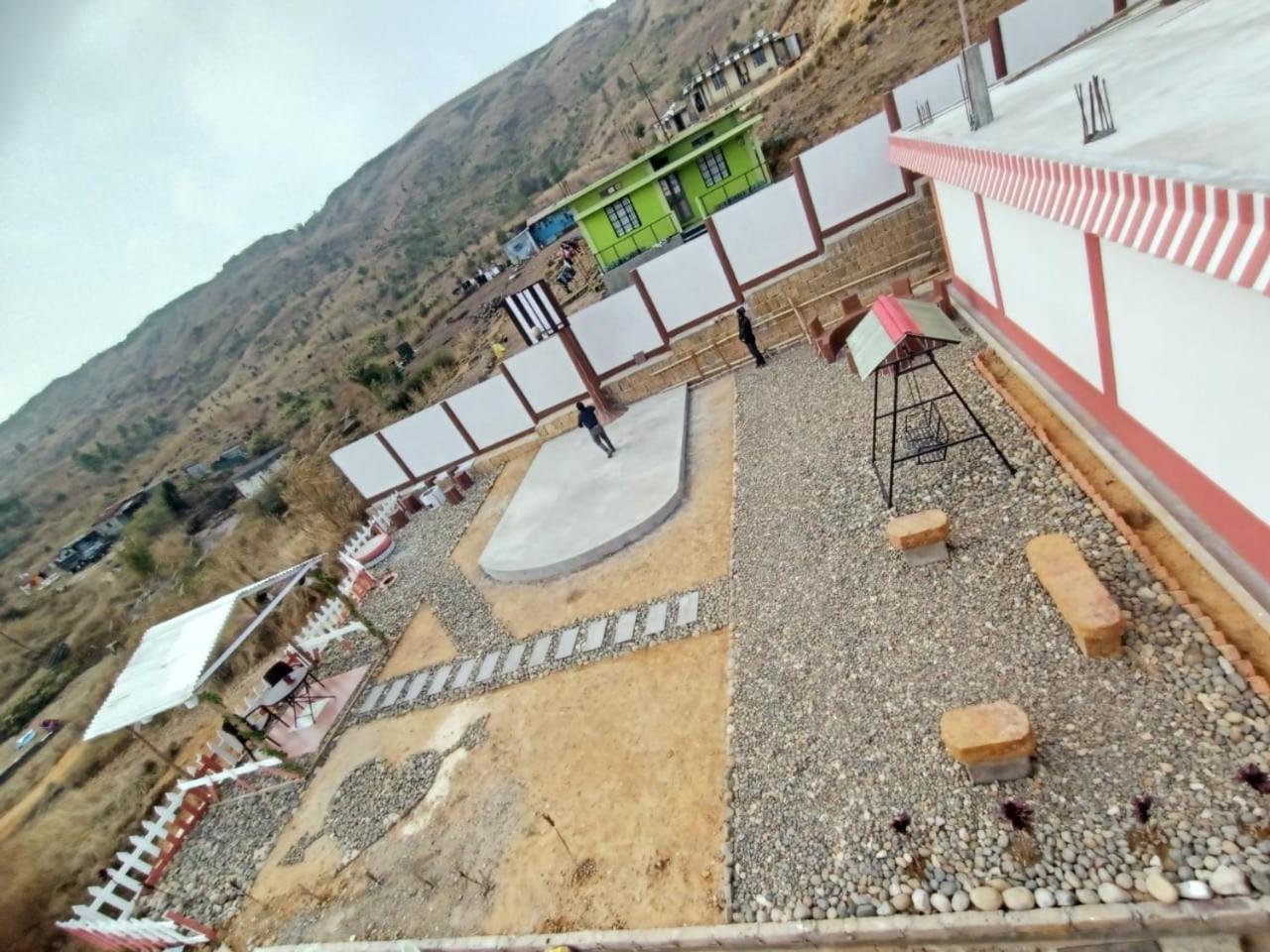 The Escapade Inn Черапунджи Екстериор снимка